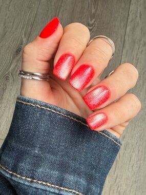 Dazzling Daja Cat Eye Glitter Press-On Nails - Red